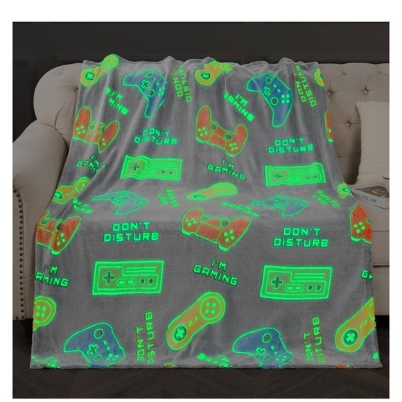 NWT glow in the dark Kids Gaming Themed Blanket 50x 60 - Picture 3 of 6